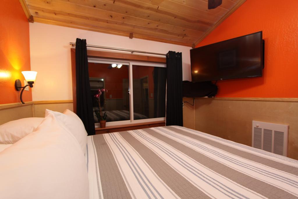 The Woods Hotel - Gay Lgbtq Cabins Guerneville Exterior photo