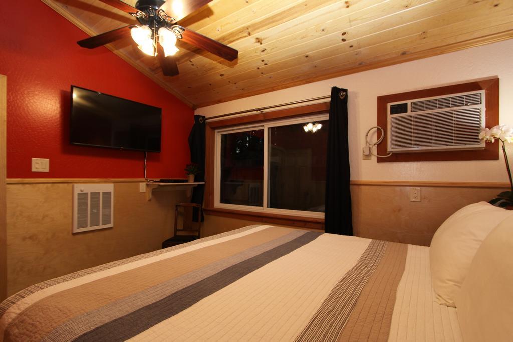 The Woods Hotel - Gay Lgbtq Cabins Guerneville Exterior photo