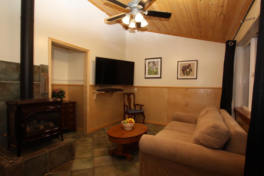 The Woods Hotel - Gay Lgbtq Cabins Guerneville Exterior photo